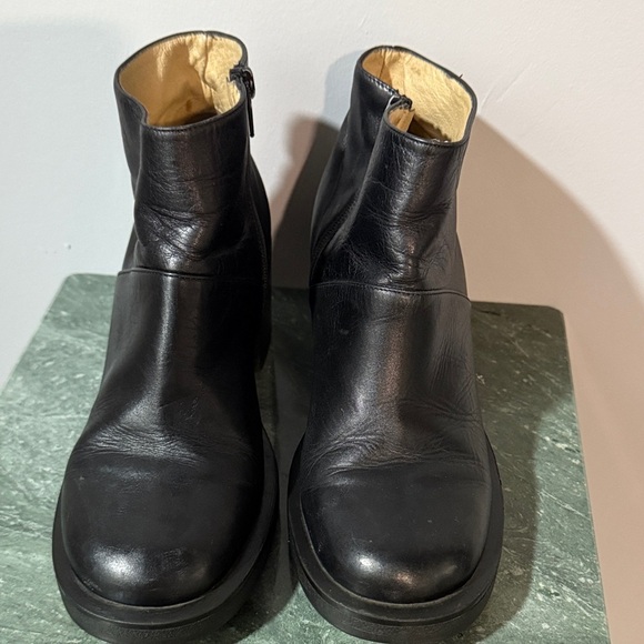 J Crew Chunky Heel Black Leather Ankle Boots - Picture 3 of 11